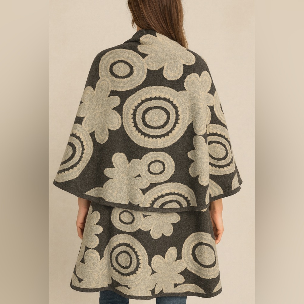 Coco+Carmen Oversized Floral Knit Open Front Poncho Cardigan w/Arm Holes. OS - Picture 6 of 6